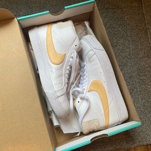 Nike Blazer Mids